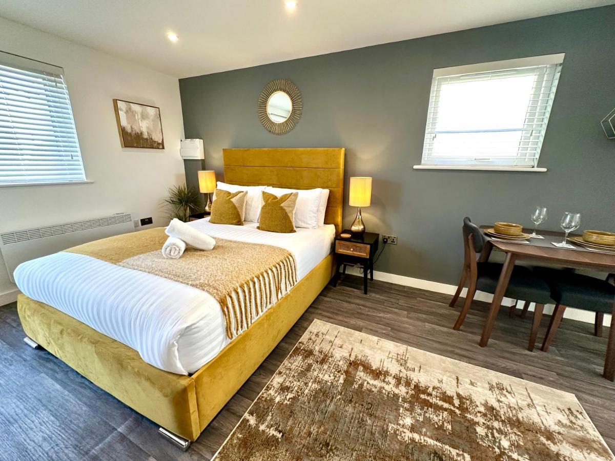 A Cozy Hideaway With Balcony - Close To Beach Bournemouth Kültér fotó