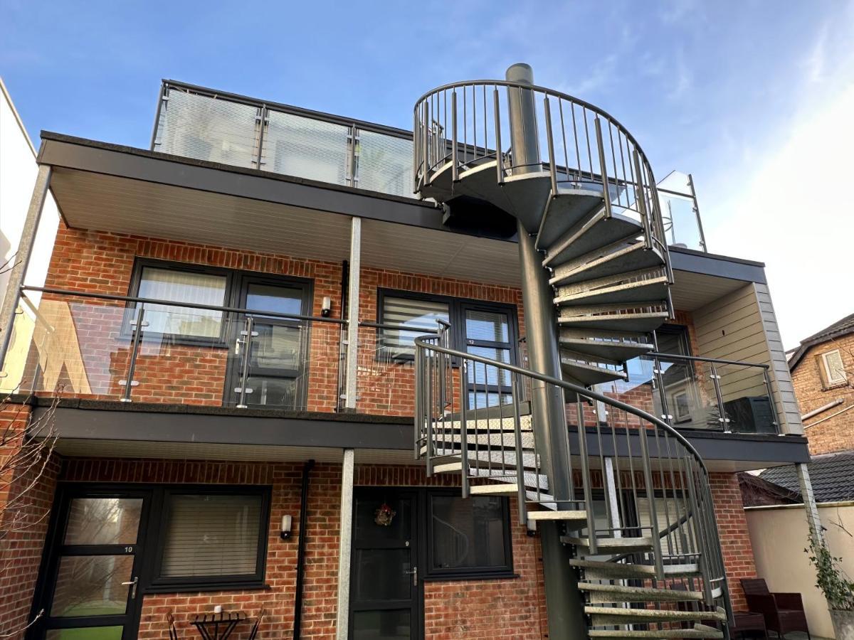 A Cozy Hideaway With Balcony - Close To Beach Bournemouth Kültér fotó