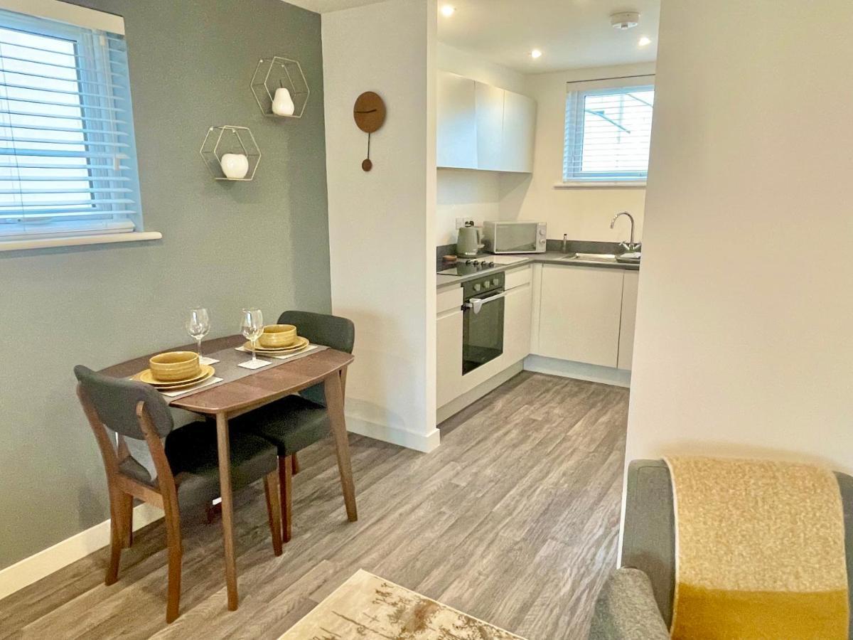 A Cozy Hideaway With Balcony - Close To Beach Bournemouth Kültér fotó